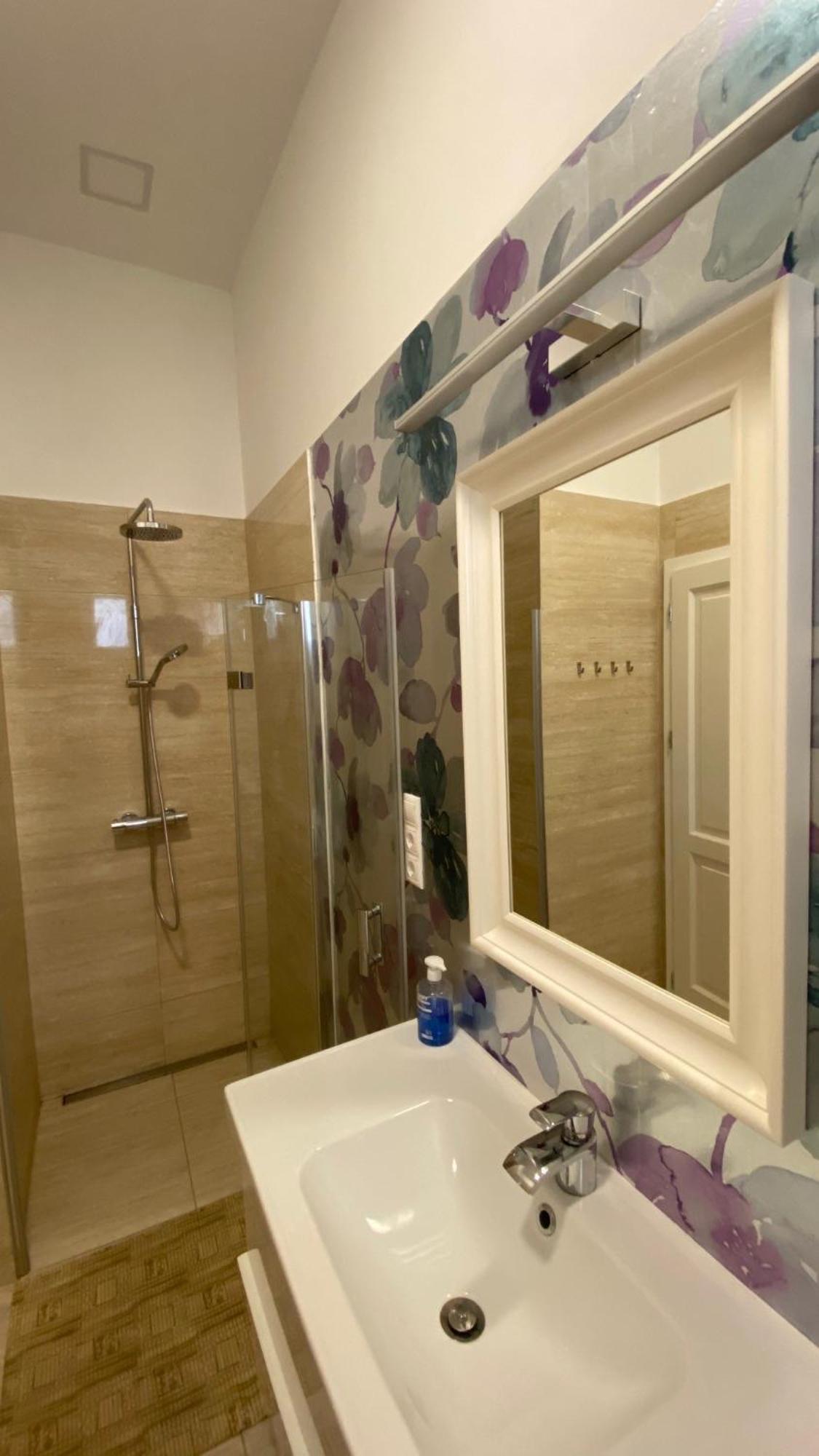 Stylish Apartment Near The River ブダペスト エクステリア 写真
