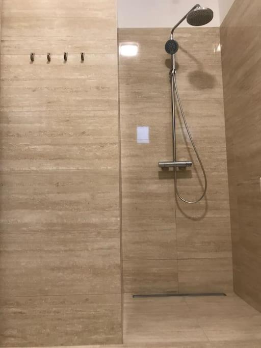 Stylish Apartment Near The River ブダペスト エクステリア 写真